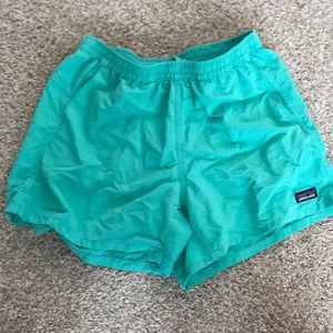 women’s patagonia shorts size s!